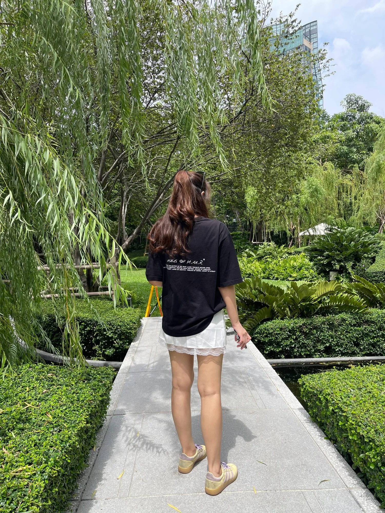 M.AA.R LOGO OVERSIZED TEE black